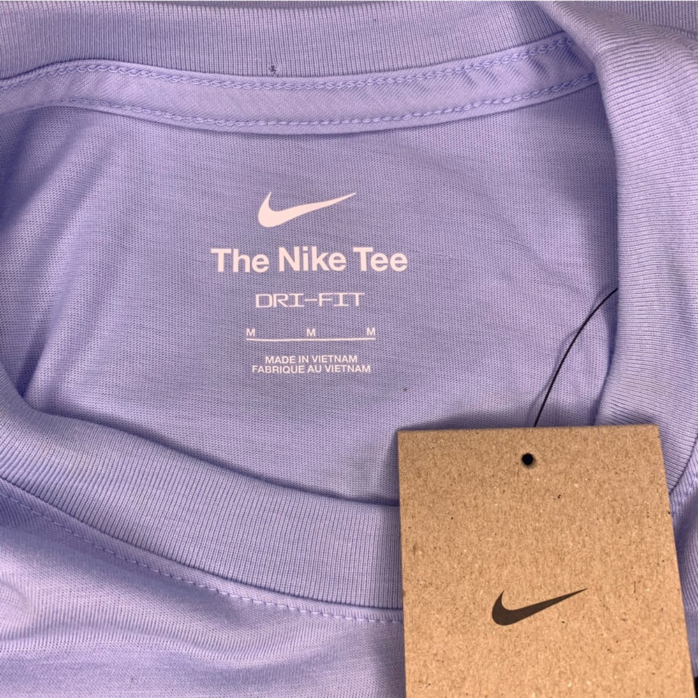 Nike Tee - Picture 2 of 5